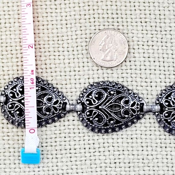 Concho Antique Silver Tone Filigree Tear Drop Medallion Belt - Picture 4 of 8